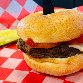 Cheeseburger Deluxe*