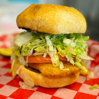 Crispy Chicken Deluxe*